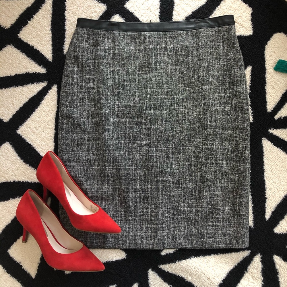 ANN TAYLOR Pencil Skirt